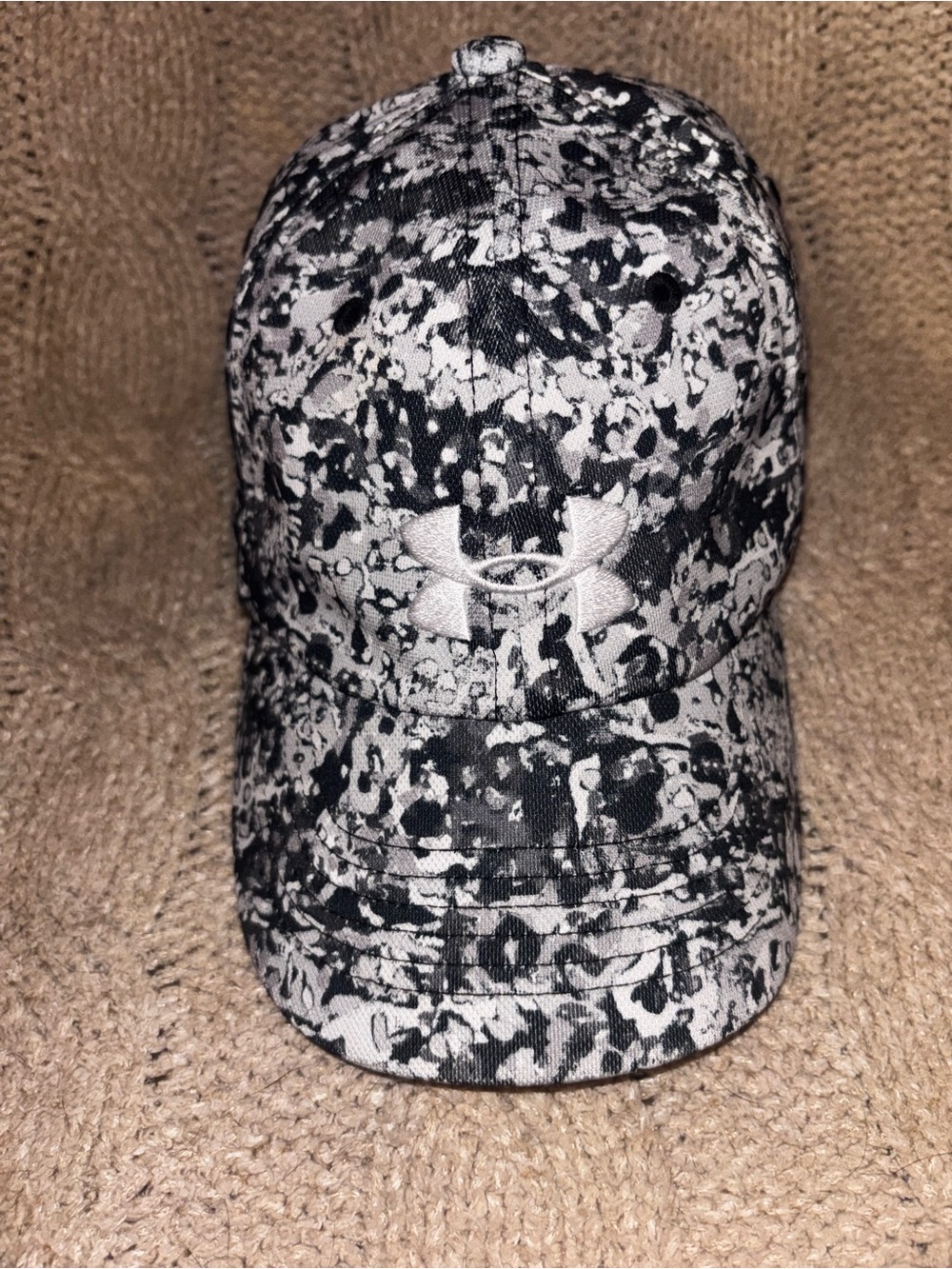 Under Armour Black Gray White Splatter Camo Baseball Cap Adjustable UA Logo